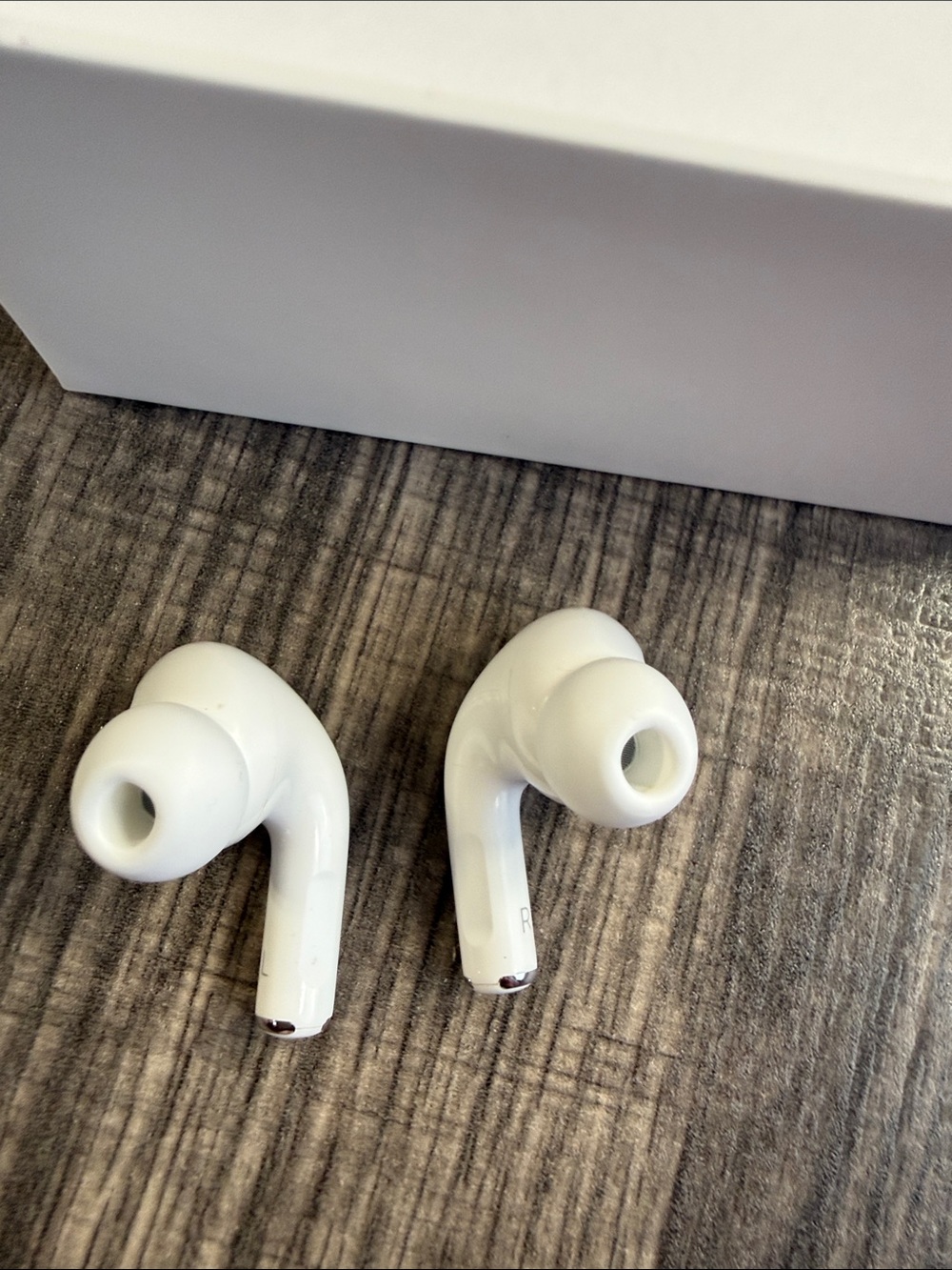 Apple AirPods Pro 1st Generation Wireless Earbuds & Wireless Charging Case - Picture 9 of 14